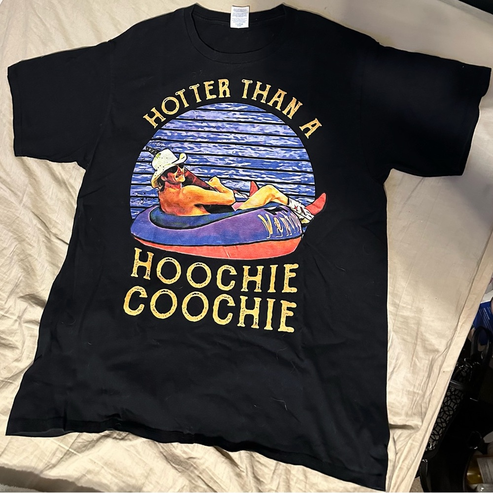 Hotter Than A Hoochie Coochie/Alan Jackson, Men’s or Women’s T-Shirt